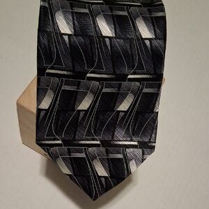 Elegant Black and Gray Patterned Men's Tie